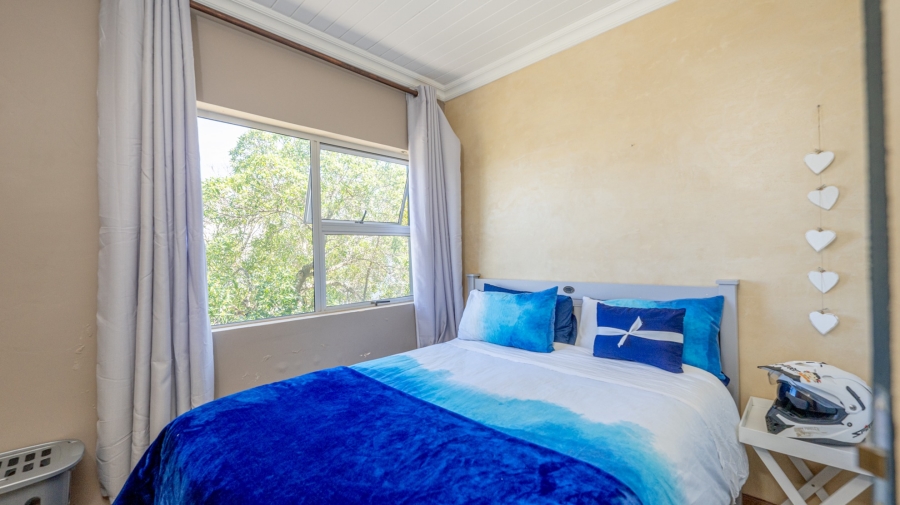 9 Bedroom Property for Sale in Struisbaai Western Cape